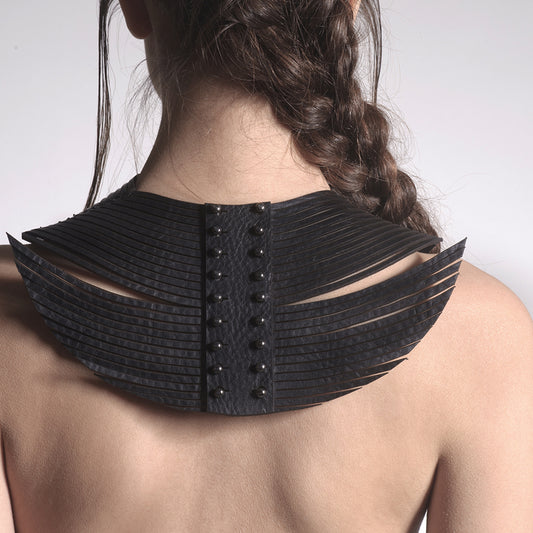 0770 Lucie leather neckpiece