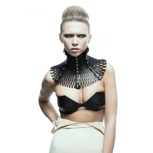 0770 Joséphine leather neckpiece